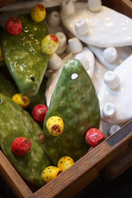 Hoja de Higo Chumbo de Cerámica - Hecha a Mano