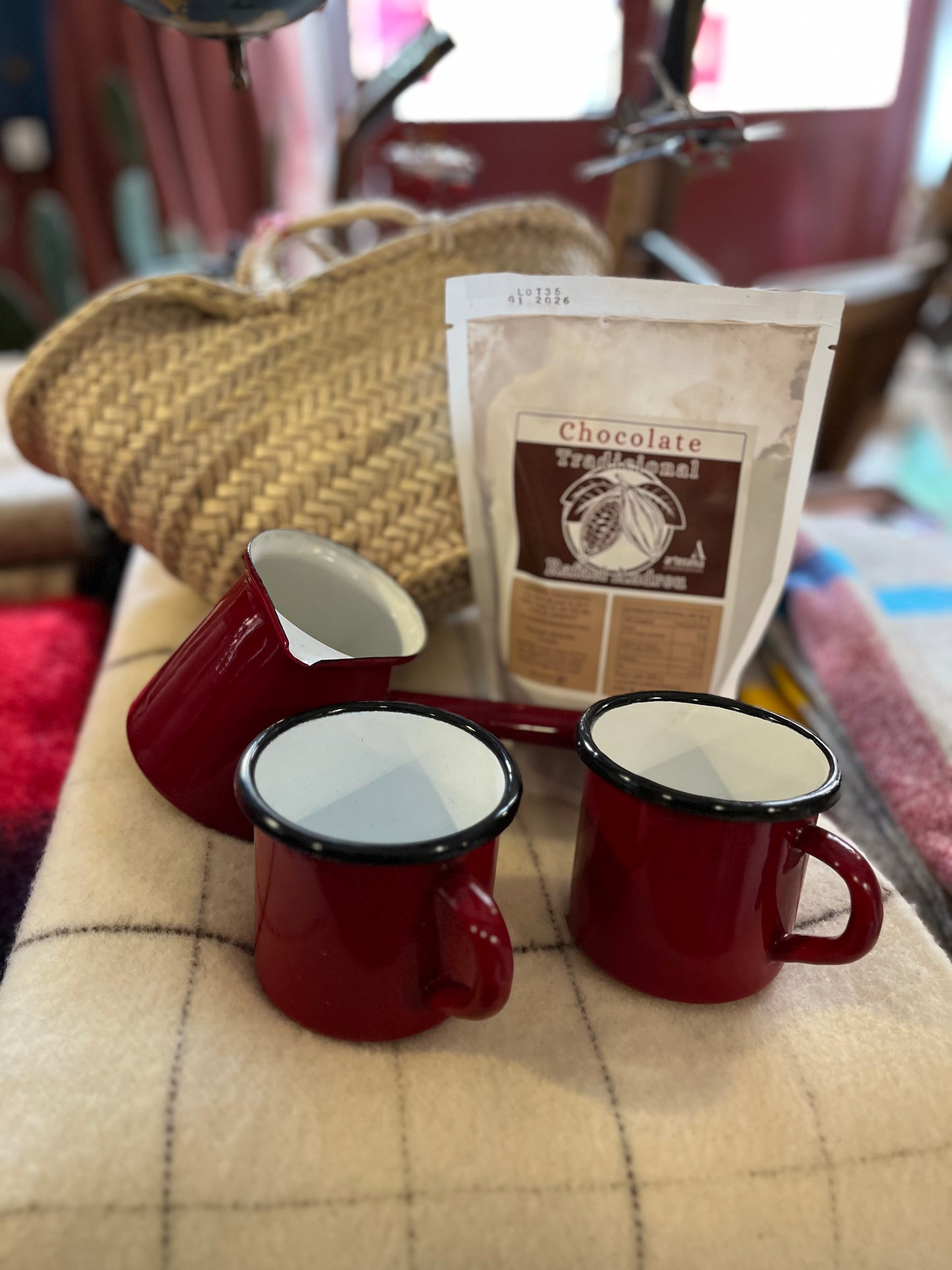Pack Chocolate Regalo – Cesto Chocolatero con Accesorios Tradicionales